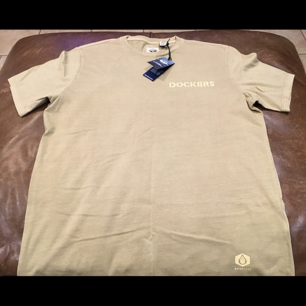 Dockers Short Sleeve T-Shirt Size Large Men’s NWT
